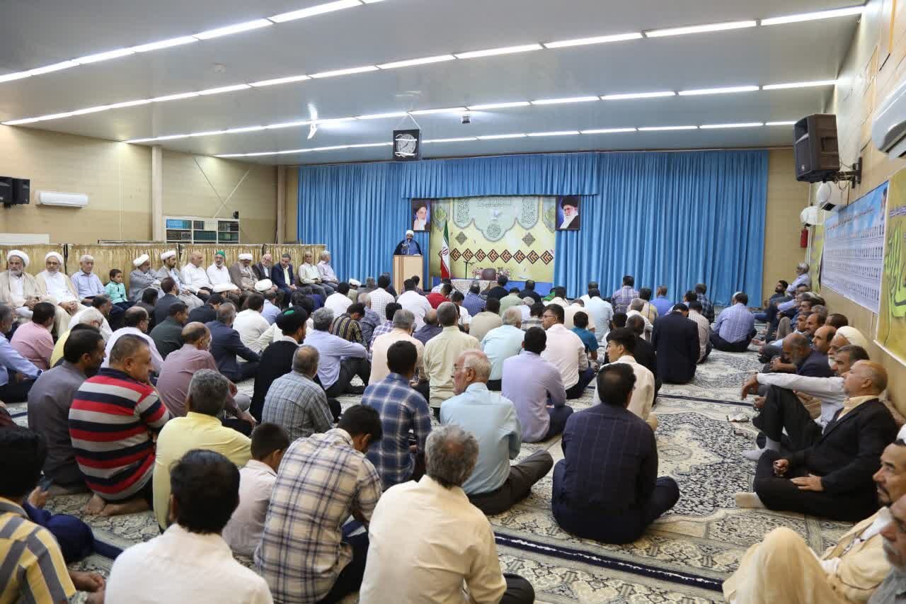 جشن غدیر و عمامهگذاری طلاب در دفتر امام جمعه یزد