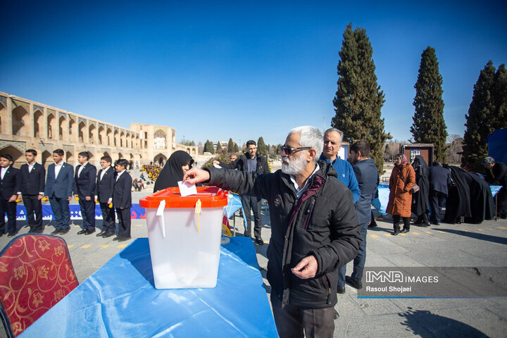 حضور پای صندوق‌های رای موجب استحکام‌بخشی انقلاب اسلامی است