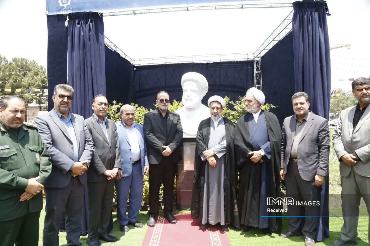 سردیس شهید جمهور در کرمان رونمایی شد