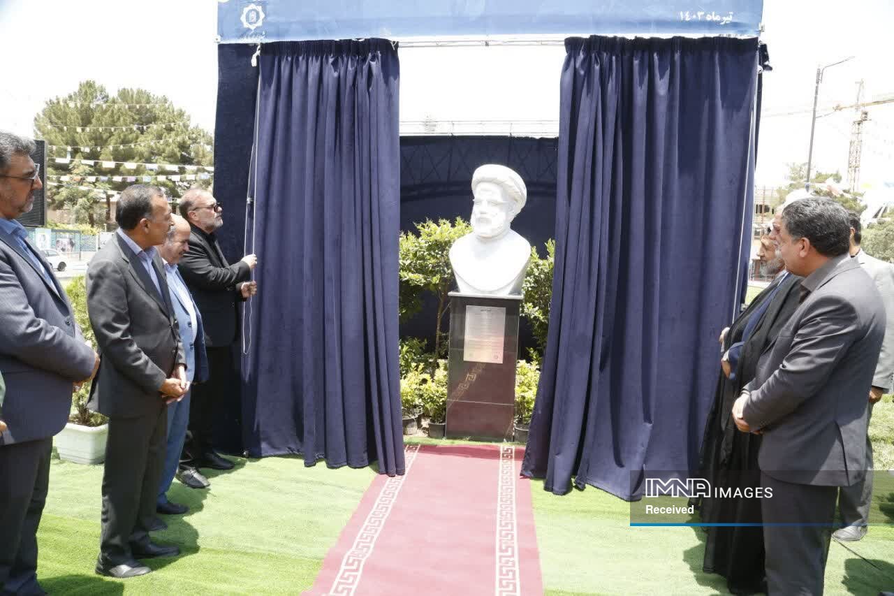 سردیس شهید جمهور در کرمان رونمایی شد