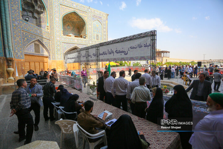 حماسه حضور مردم اصفهان در انتخابات چهاردهم