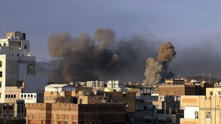 حمله هوایی آمریکا و انگلیس به فرودگاه بین‌المللی حدیده در غرب یمن