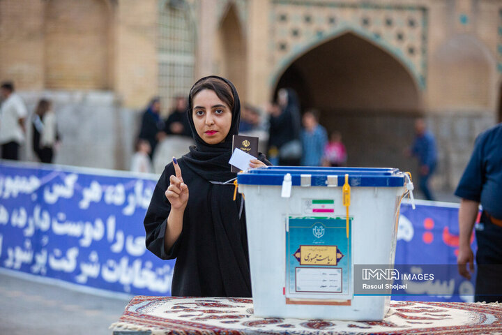 انتخابات ریاست جمهوری در شعبه پل خواجو - 2