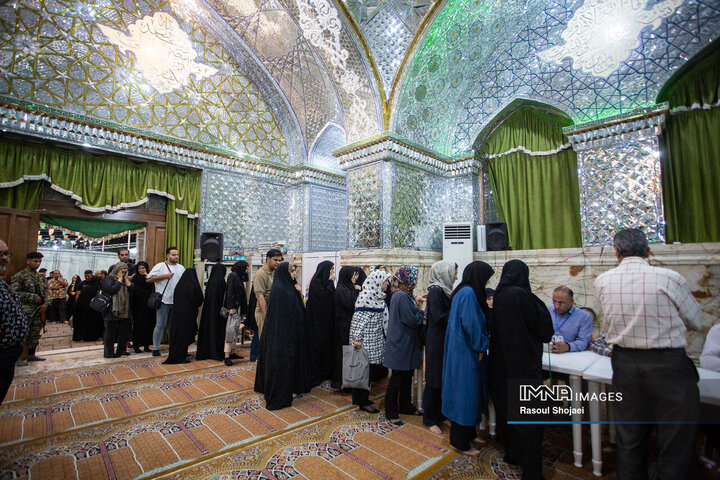 آخرین ساعات رأی‌گیری در اصفهان