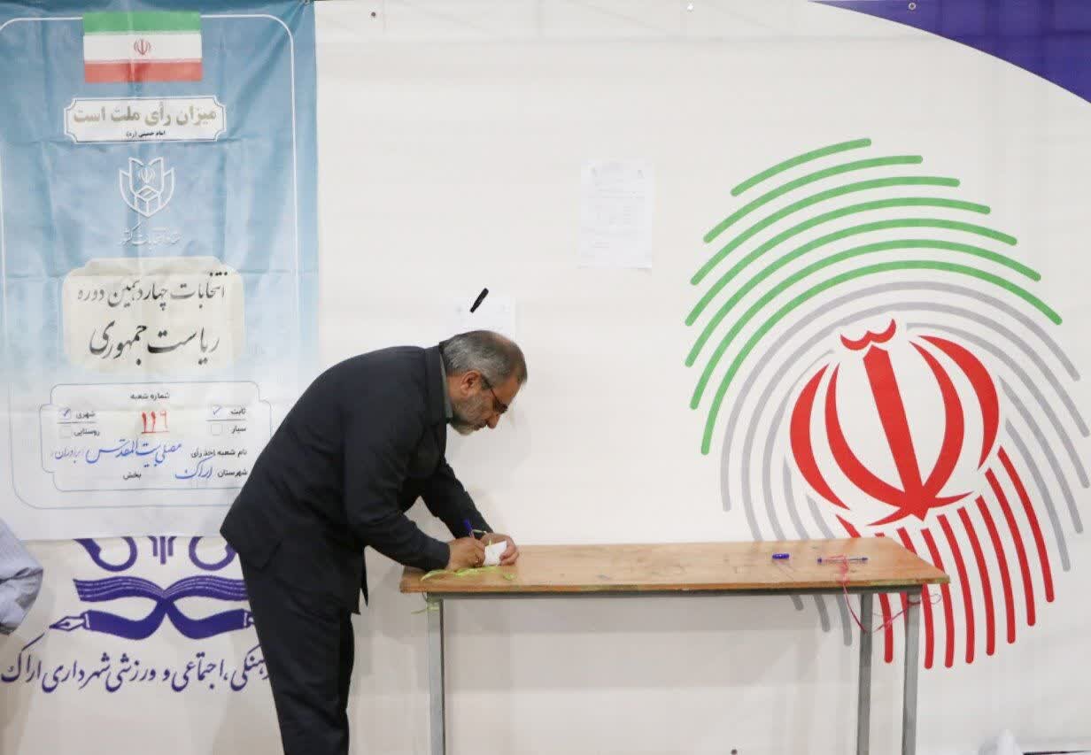 مردم بابصیرت و شناخت کامل پای صندوق رای حاضر شوند