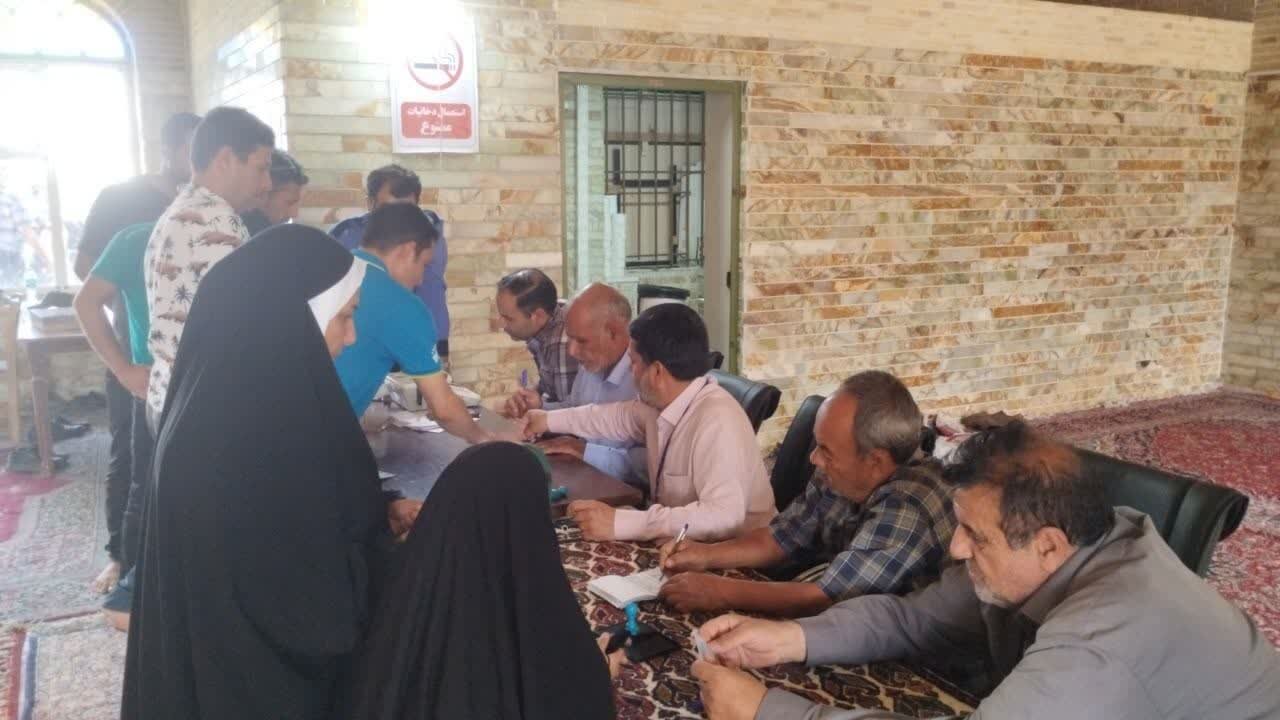 حضور مردم سراسر استان یزد در پای صندوق رأی/ شور انتخاباتی در رأی اولیها
