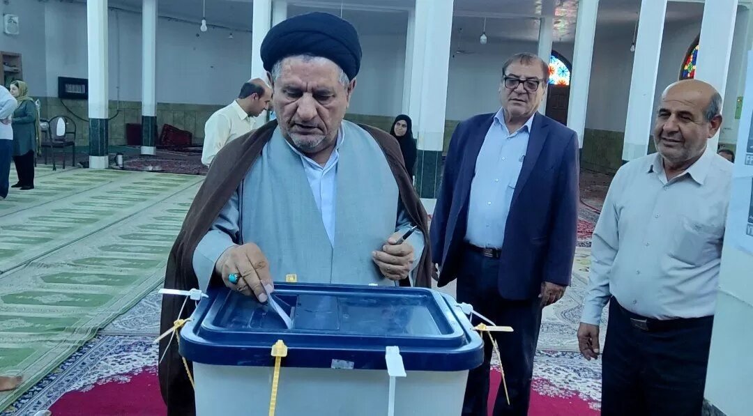 حضور ادامهدار مردم کهگیلویه و بویراحمد پای صندوق رأی+عکس