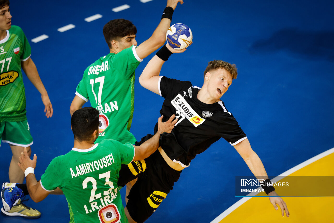 برای انتقاد فرصت زیاد است