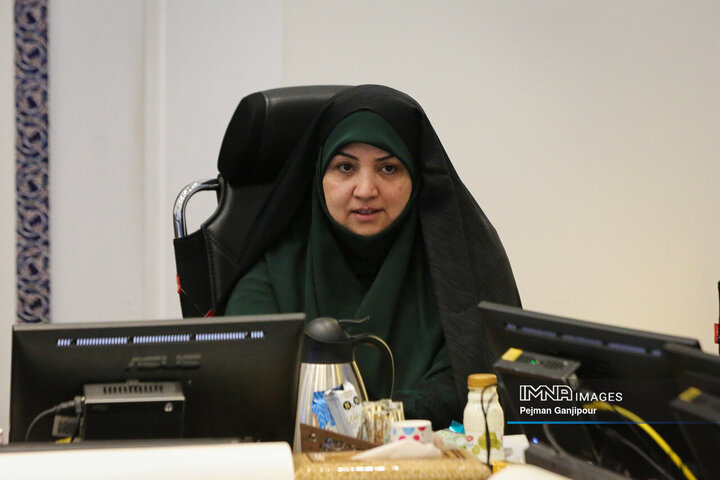 خدمترسانی رایگان اتوبوس و مترو برای بانوان اصفهانی ویژه روز زن