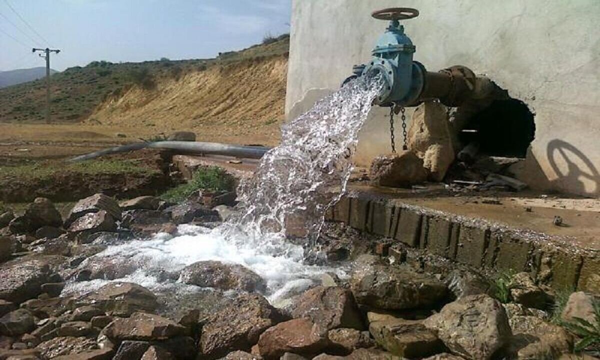بهره‌مندی ۵۰ خانوار روستای سرتنگ زعفرانیه از  آب بهداشتی سالم