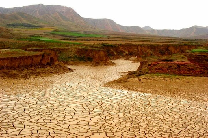 پدیده بیابانی شدن بیخ گوش اراضی طبیعی