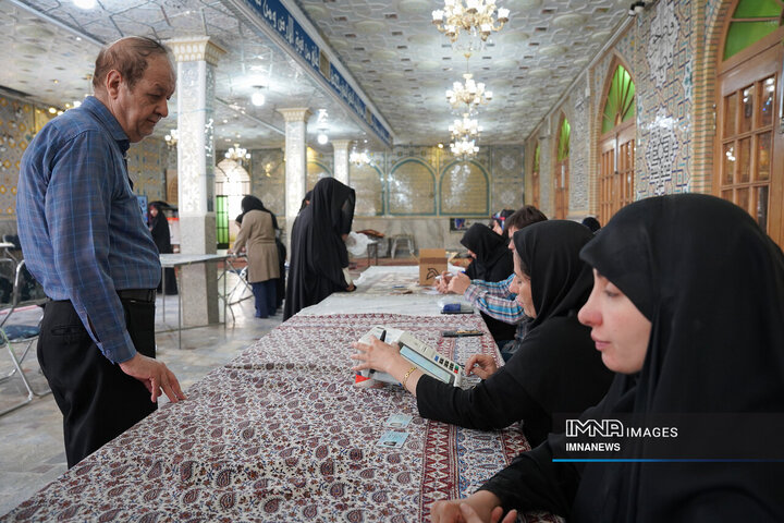 دور دوم انتخابات ریاست جمهوری در شعبه حسینیه رضوی اصفهان