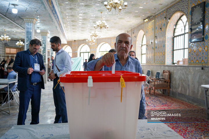 دور دوم انتخابات ریاست جمهوری در شعبه حسینیه رضوی اصفهان