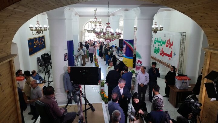 مردم آذربایجان‌غربی پرشورتر از دور اول در پای ۲۳۵۷ صندوق‌ رای+ فیلم
