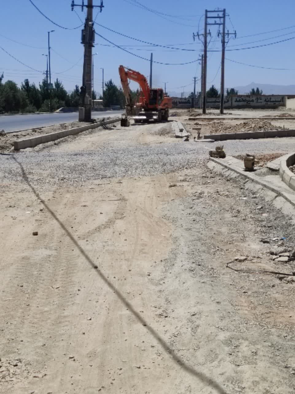 خطکشی مسیر عابرپیاده میدان آزادی و چهارباغ بالا