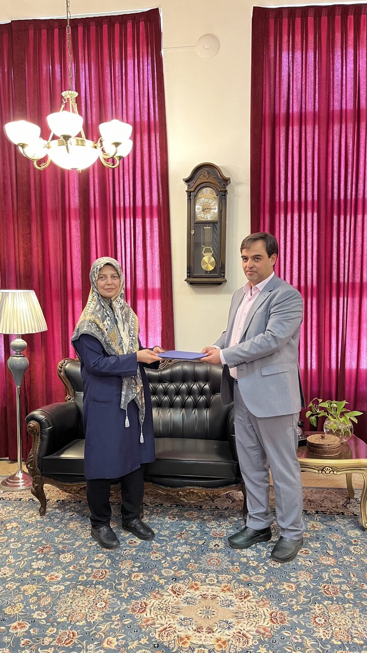 امضای تفاهمنامه همکاری میان شهرداری اصفهان و انجمن علمی هنر و ادبیات تطبیقی ایران