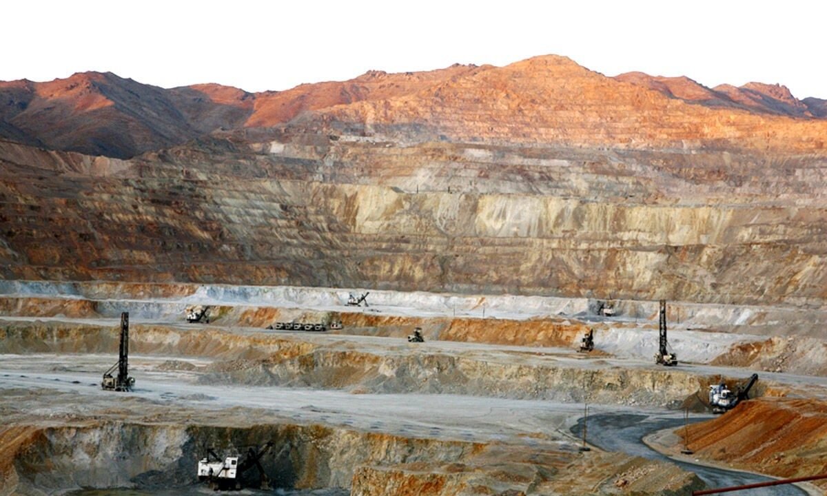 مهمترین مشکل معدنداران، کمبود نقدینگی است/ دپو ماشین آلات معدنی باعث ضرر است