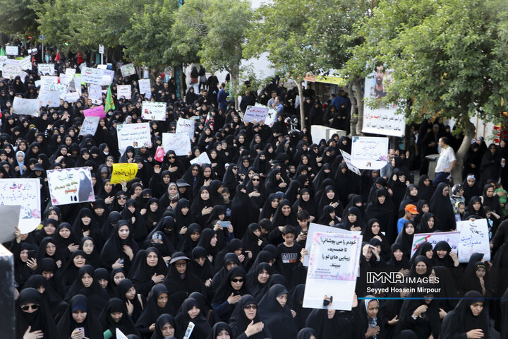 راهپیمایی عفاف و حجاب در مشهد