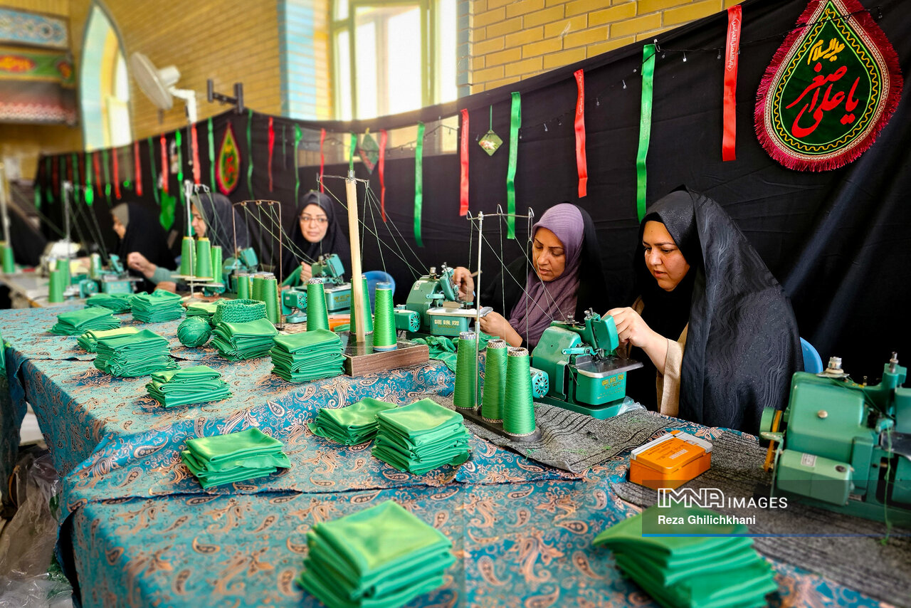 کارگاه دوخت لباس مراسم شیرخوارگان حسینی