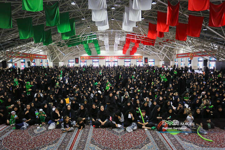 همایش شیرخوارگان حسینی در گلستان شهدای اصفهان