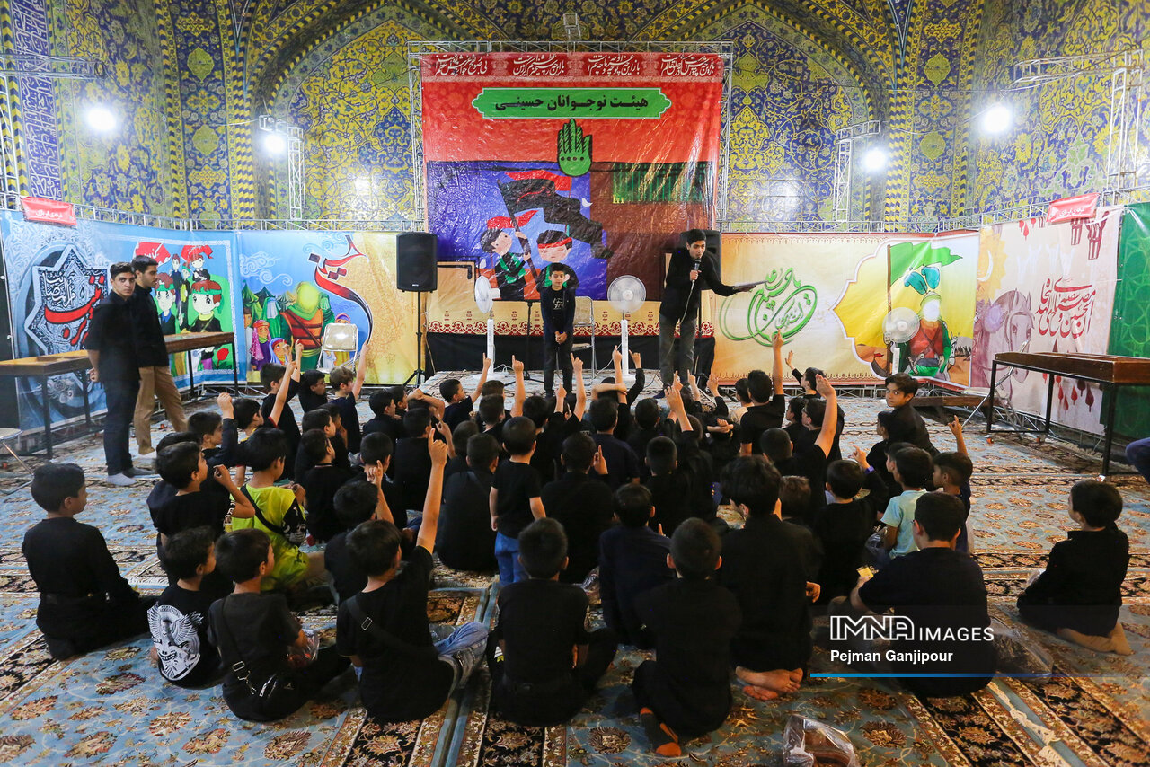 ترویج فرهنگ حسینی در مراکز فرهنگی منطقه ۲ اصفهان