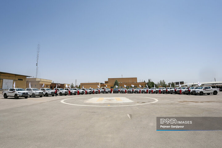 مراسم رونمایی و الحاق ۲۲ خودروی جدید امدادی به ناوگان جمعیت هلال‌احمر استان اصفهان