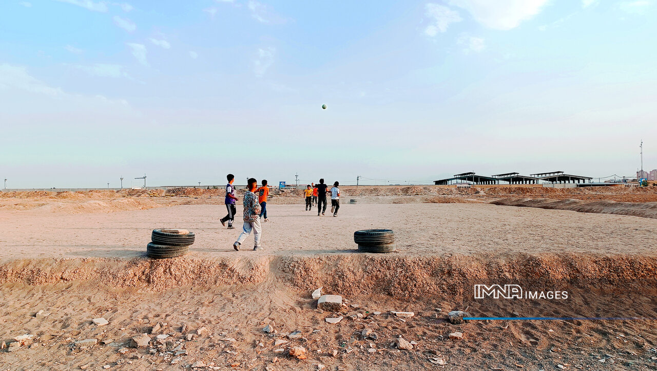 زمینهای بلاتکلیف شاکری خسته از گرهای ۲۰ ساله؛ چه کسی مسئول است؟