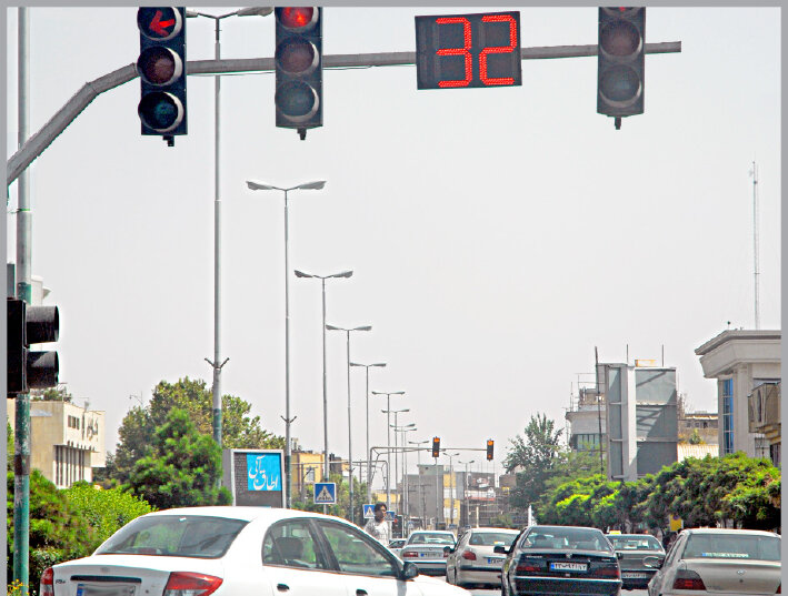 ثبت تخلف عبور از چراغ قرمز در قم هوشمندسازی می‌شود