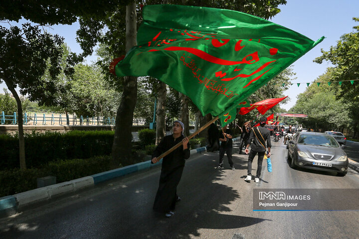 قافله عزاداری جوانان اصفهانی در تاسوعای حسینی