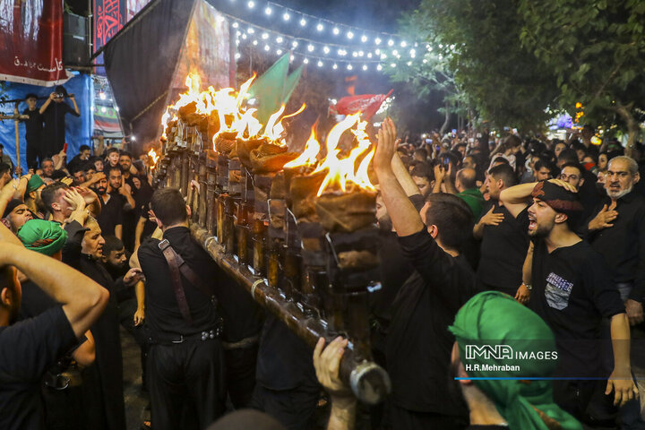 آئین مشعل‌گردانی در تهران