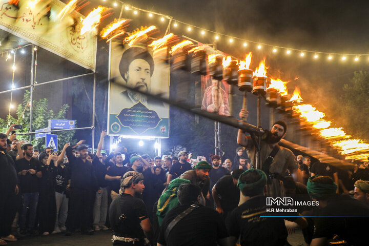 آئین مشعل‌گردانی در تهران