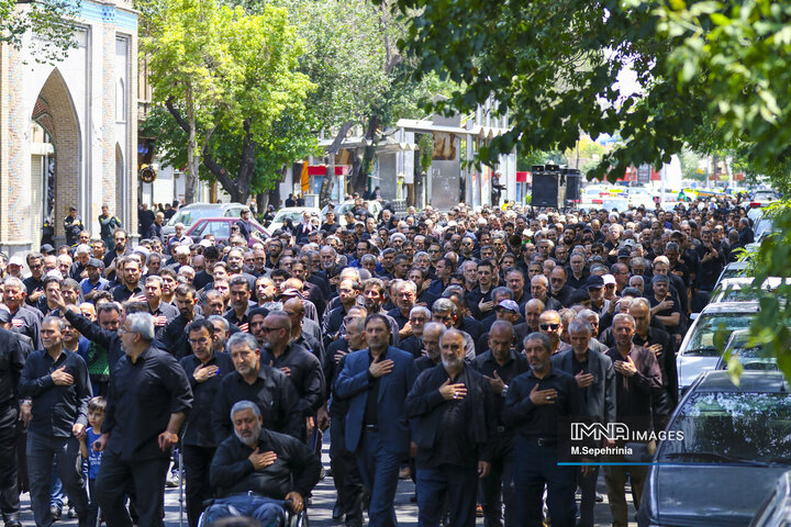 اجتماع عزاداران حسینی در روز تاسوعا در تبریز