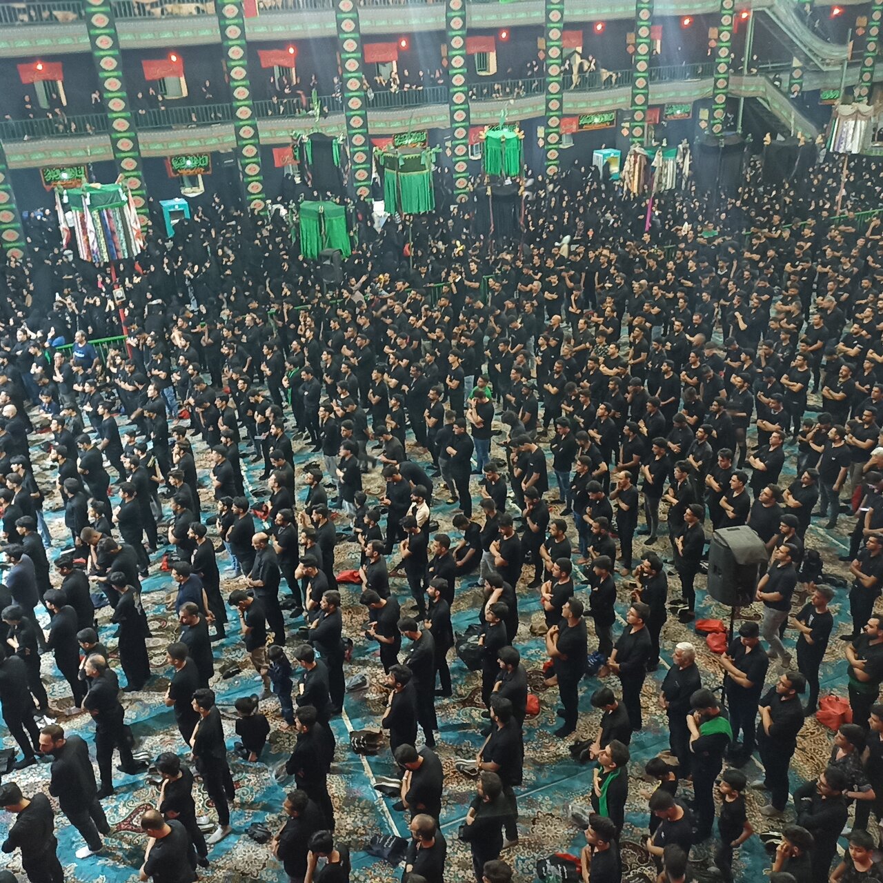 فیلم| نوحهخوانی و مداحی مصطفی راغب در شب تاسوعای حسینی