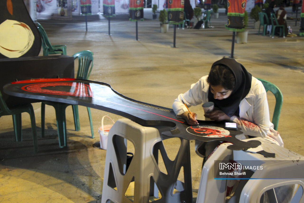 سوگواری هنرمندانه/ بساط عاشقی در پارک مادر کرمان