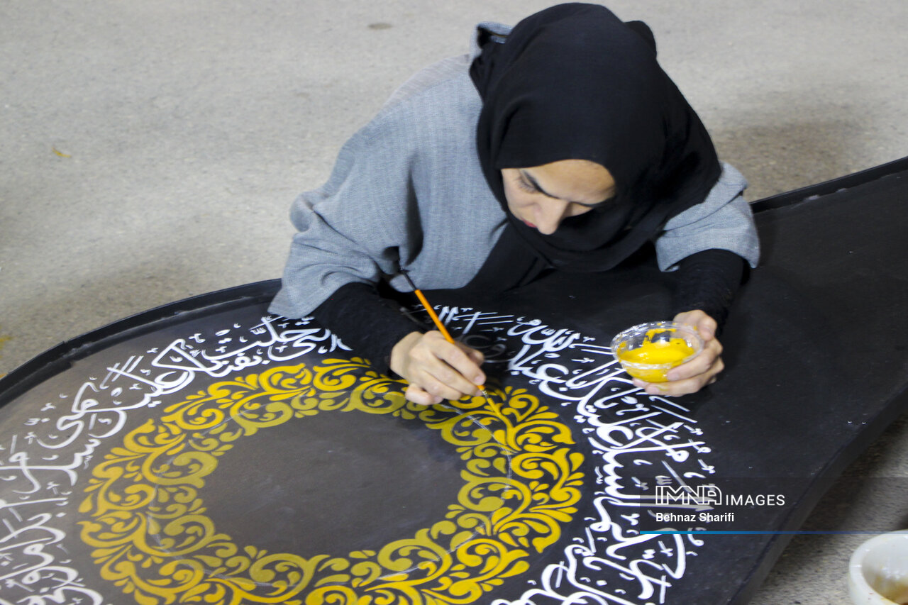 سوگواری هنرمندانه/ بساط عاشقی در پارک مادر کرمان