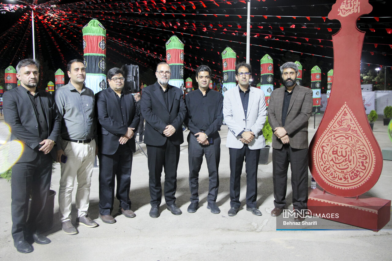 سوگواری هنرمندانه/ بساط عاشقی در پارک مادر کرمان