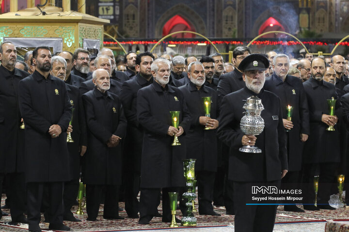 آیین خطبه خوانی شب عاشورا در حرم مطهر رضوی