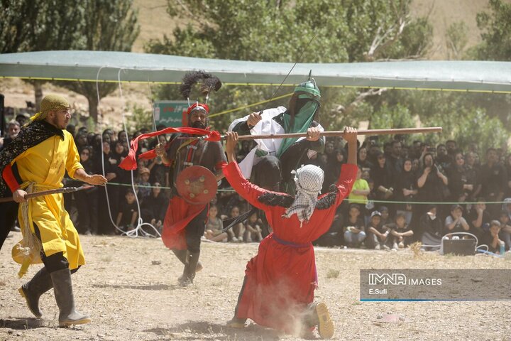 بازسازی واقعه روز عاشورا در روستای ساکی