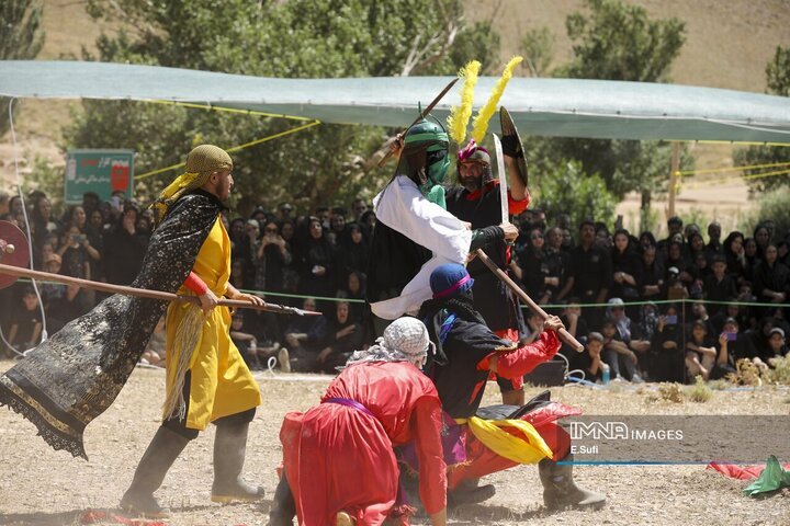 بازسازی واقعه روز عاشورا در روستای ساکی