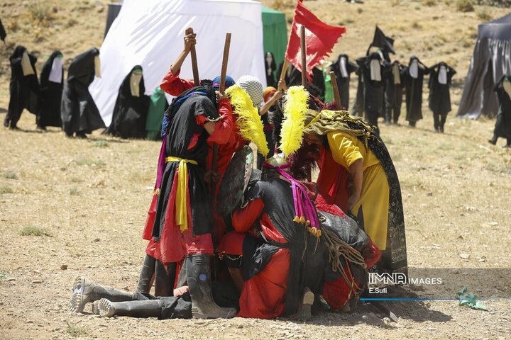 بازسازی واقعه روز عاشورا در روستای ساکی