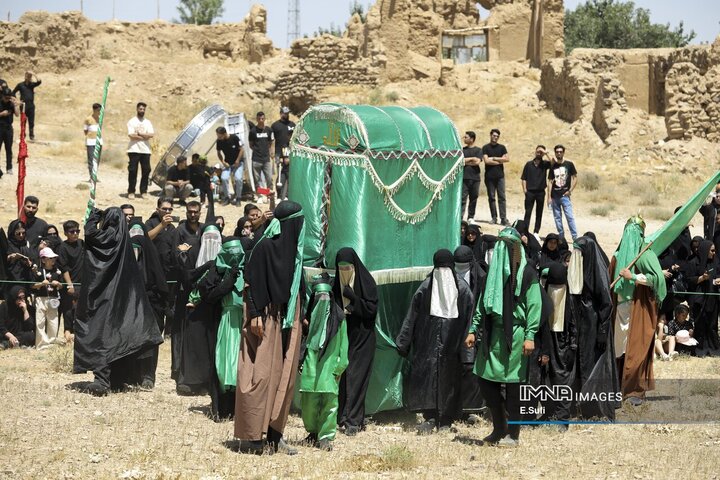 بازسازی واقعه روز عاشورا در روستای ساکی