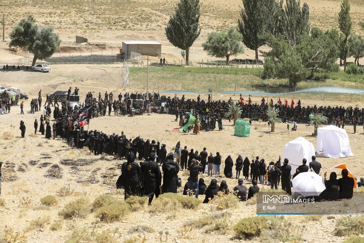 بازسازی واقعه روز عاشورا در روستای ساکی