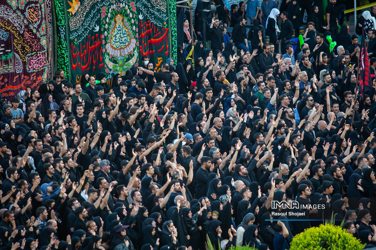 دلهای داغدار، چشمان اشکبار؛ طنین یاحسین (ع) در قلب اصفهان