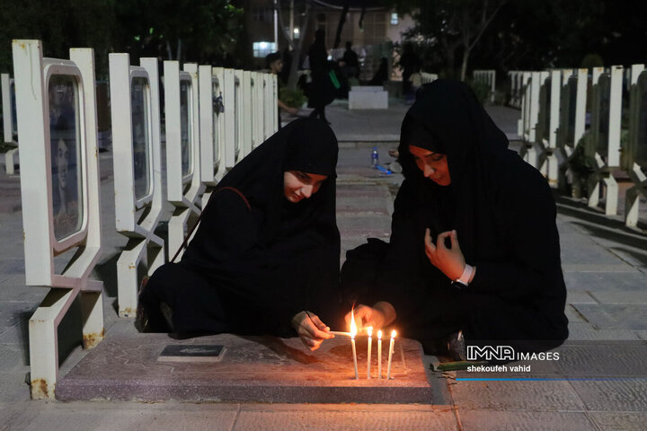 مراسم شام غریبان در گلستان شهدای اصفهان