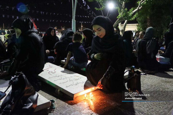 مراسم شام غریبان در گلستان شهدای اصفهان