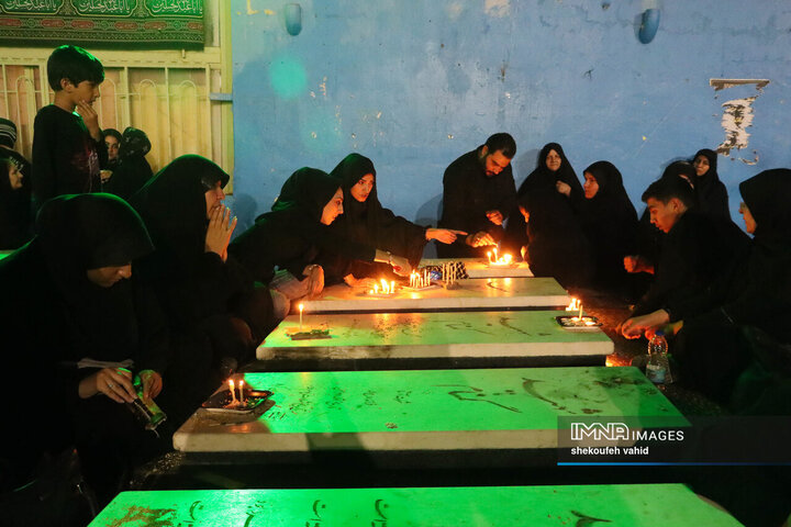 مراسم شام غریبان در گلستان شهدای اصفهان