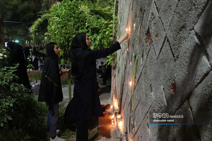 مراسم شام غریبان در گلستان شهدای اصفهان