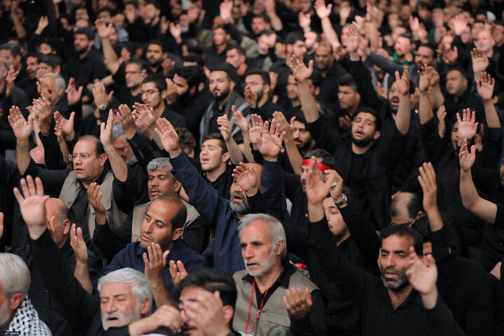 مراسم عزاداری شام غریبان حسینی در حسینیه امام خمینی(ره)