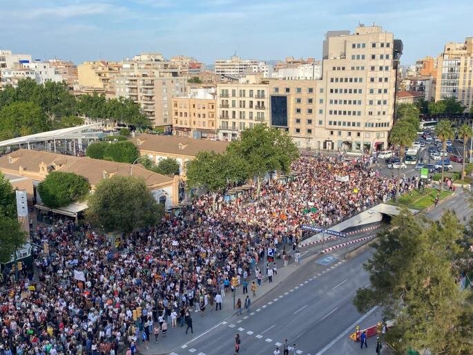 اقدام عجیب اسپانیاییها در مقابله با گردشگری انبوه