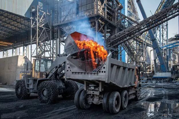 واکنش شرکت برق منطقهای فارس به تعطیلی بزرگترین کارخانه فولاد بخش خصوصی